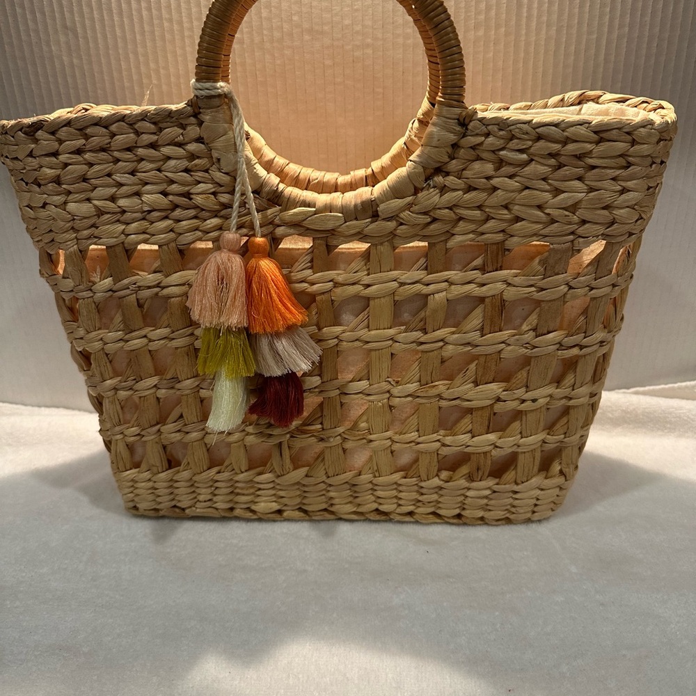Stunning Woven Tan Tote Bag with Tassels